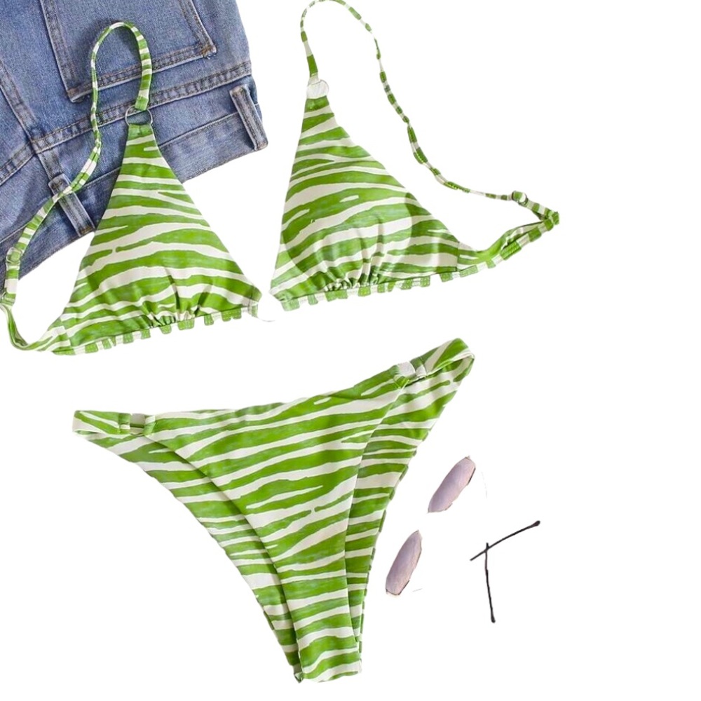 Very trendy chic 2 piece swimsuit.
